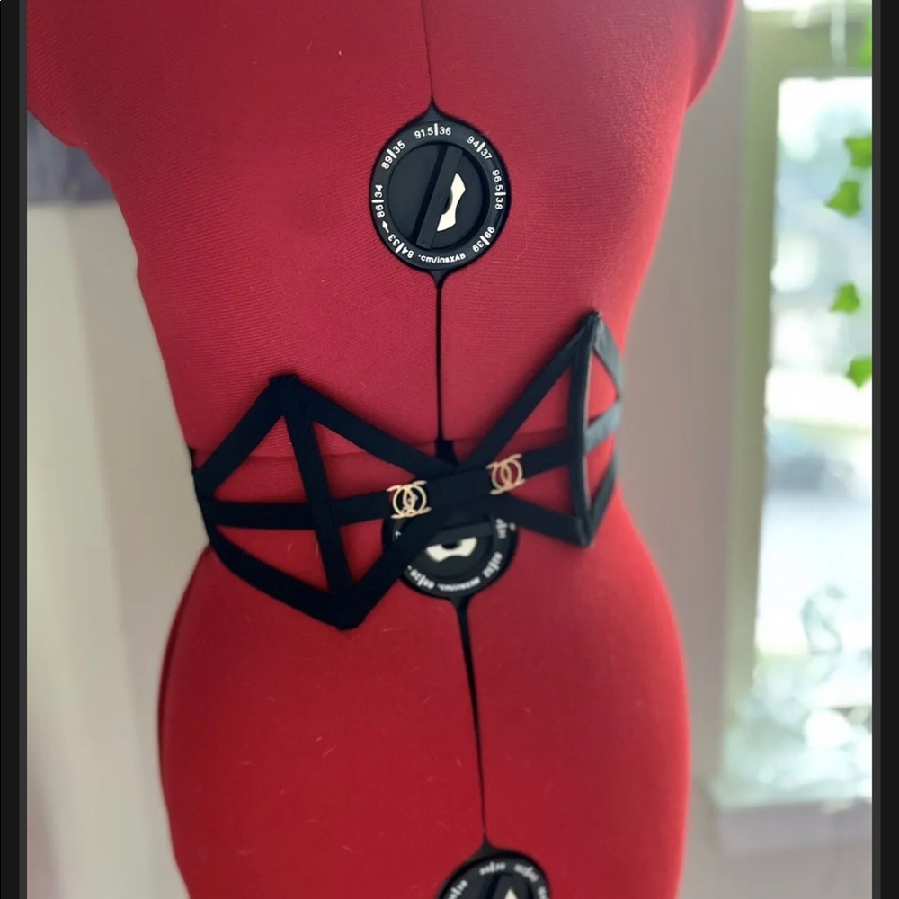NWT Victoria secret bondage garter